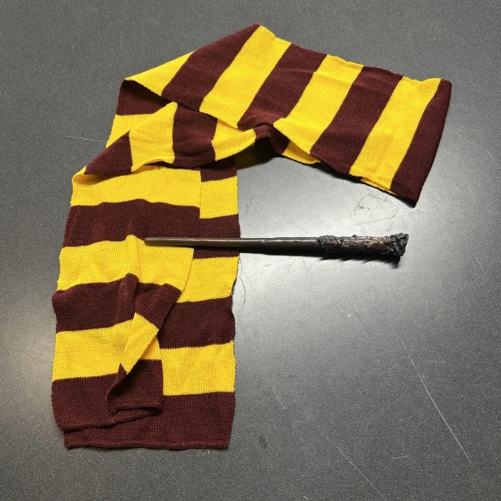 Harry Potter Fans Vouge Gryffindor House Cosplay Knit Costume Scarf Wrap wand